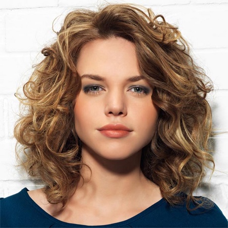 Idee coupe cheveux visage rond idee-coupe-cheveux-visage-rond-13_10 