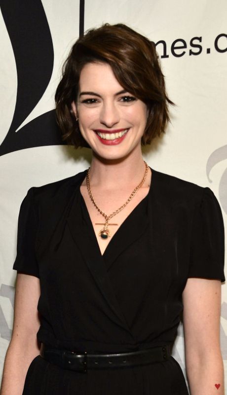 Anne hathaway cheveux courts anne-hathaway-cheveux-courts-75_13 