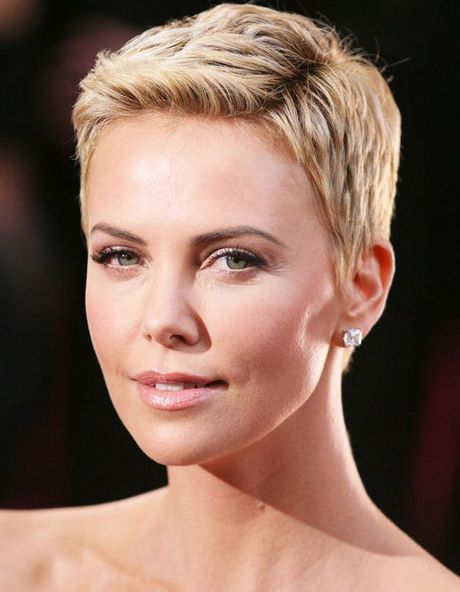 Charlize theron coupe courte