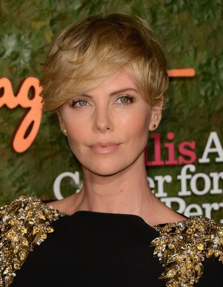 Charlize theron coupe courte charlize-theron-coupe-courte-16_4 