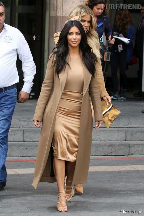 Kim kardashian cheveux court kim-kardashian-cheveux-court-87_11 