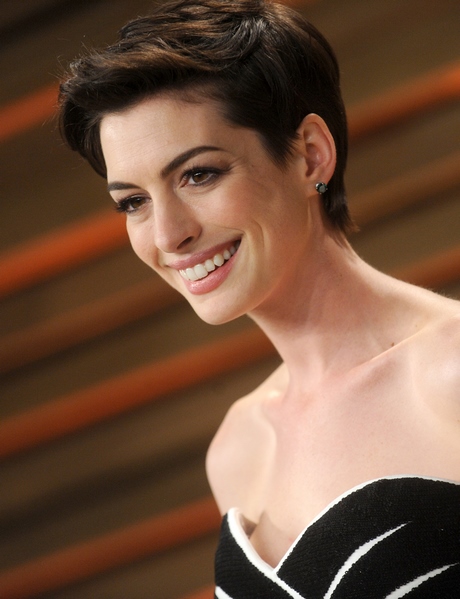 Anne hathaway coupe courte anne-hathaway-coupe-courte-35 
