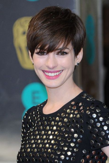 Anne hathaway coupe courte anne-hathaway-coupe-courte-35_11 