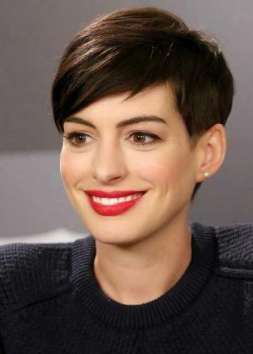 Anne hathaway coupe courte anne-hathaway-coupe-courte-35_15 