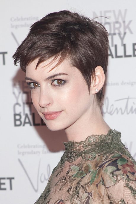 Anne hathaway coupe courte anne-hathaway-coupe-courte-35_3 