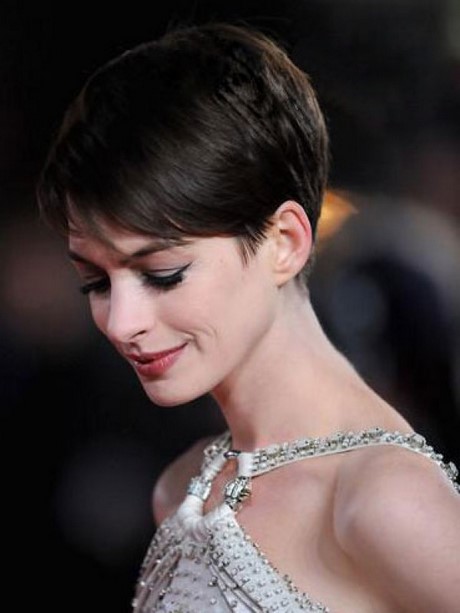 Anne hathaway coupe courte anne-hathaway-coupe-courte-35_6 