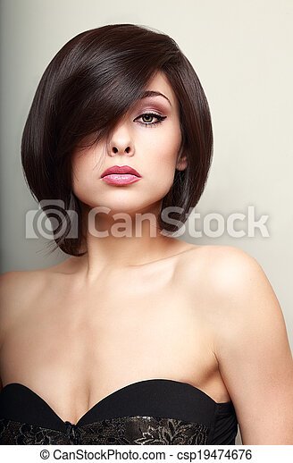 Cheveux noir court femme cheveux-noir-court-femme-04_9 
