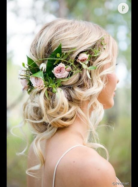 Coiffure avec couronne de fleurs cheveux mi long coiffure-avec-couronne-de-fleurs-cheveux-mi-long-42_10 