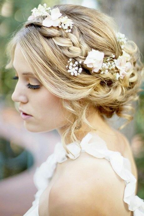Coiffure avec couronne de fleurs cheveux mi long coiffure-avec-couronne-de-fleurs-cheveux-mi-long-42_4 