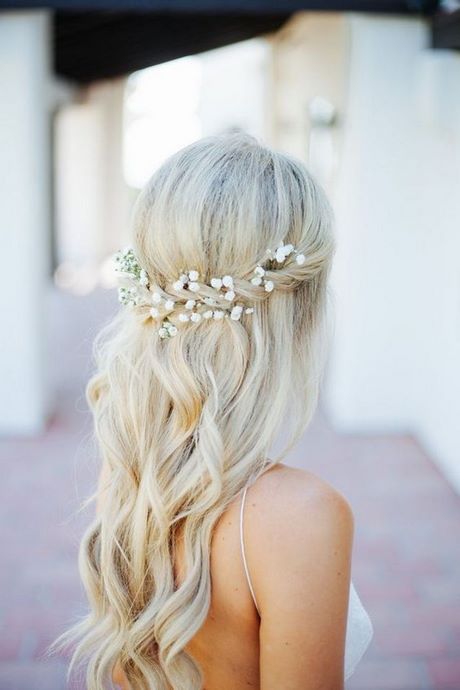 Coiffure avec couronne de fleurs cheveux mi long coiffure-avec-couronne-de-fleurs-cheveux-mi-long-42_5 