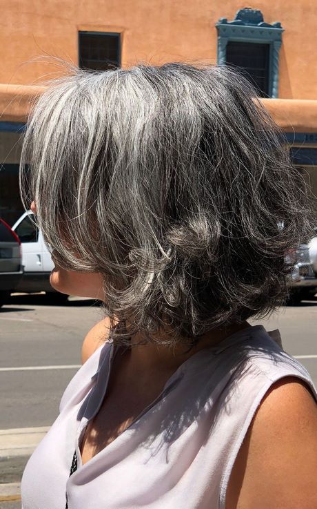 Coiffure cheveux gris femme 60 ans coiffure-cheveux-gris-femme-60-ans-81_16 