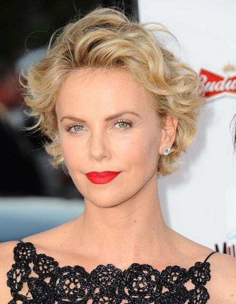 Coupe courte charlize theron coupe-courte-charlize-theron-61_5 