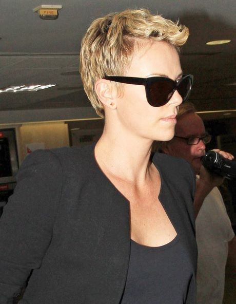 Coupe courte charlize theron coupe-courte-charlize-theron-61_7 