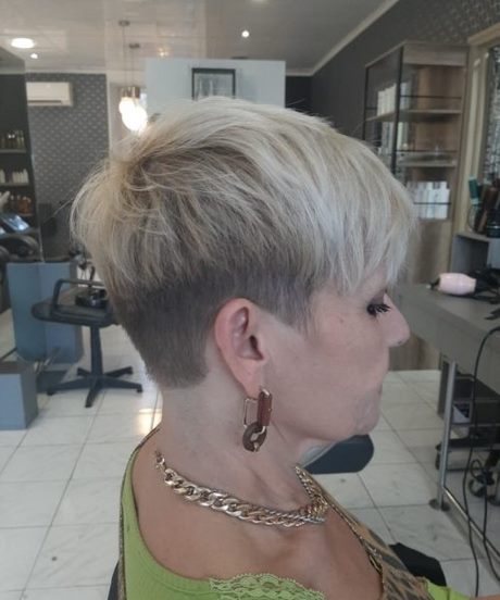 Coupe courte femme chatain clair coupe-courte-femme-chatain-clair-80_13 