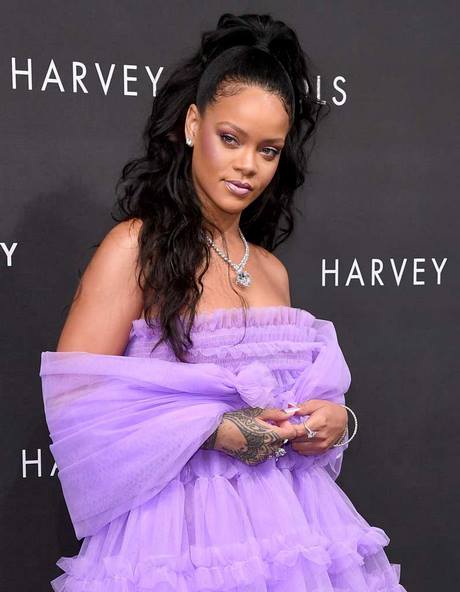 Rihanna carré plongeant rihanna-carre-plongeant-07_12 