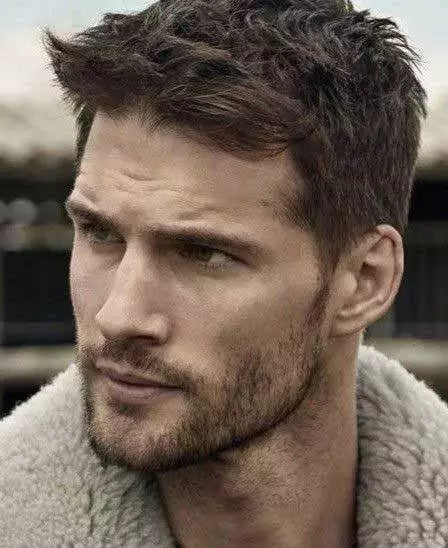 Look cheveux homme 2024 look-cheveux-homme-2024-78_17-10 