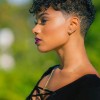 Coupe courte femme noire cheveux naturels
